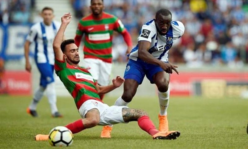 FUTEBOL - Gamboa e Marega, durante o jogo Maritimo x FC Porto , para 32 jornada da Liga NOS 2017/18, realizado no Estadio do Maritimo, no Funchal. Domingo, 29 de Abril de 2018. (ANDRE ALVES/ASF)