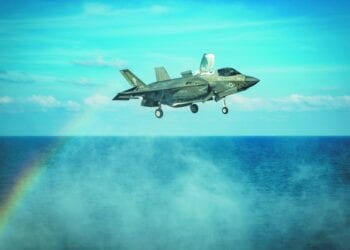 Η άφιξη έξι ελαφρώς μεταχειρισμένων F-35 (φωτ.) θα μπορούσε να συντονιστεί και με τη σταδιακή προώθηση του προγράμματος της αναβάθμισης 85 F-16. Φωτ. U.S. Marine Corps/Sgt. Audrey M. C. Rampton/Handout via REUTER