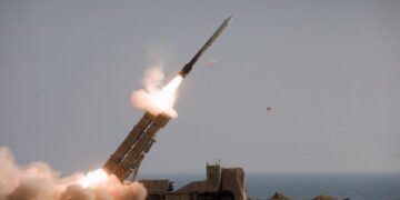 A missile is launched during an Iranian Army exercise dubbed 'Zulfiqar 1400', in the coastal area of the Gulf of Oman, Iran, in this picture obtained on November 7, 2021. Iranian Army/WANA (West Asia News Agency)/Handout via REUTERS   ATTENTION EDITORS - THIS IMAGE HAS BEEN SUPPLIED BY A THIRD PARTY