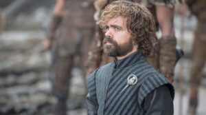 O Peter Dinklage κοιτάει την Disney