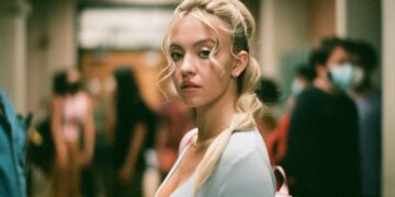 H Sydney Sweeney ως Cassie